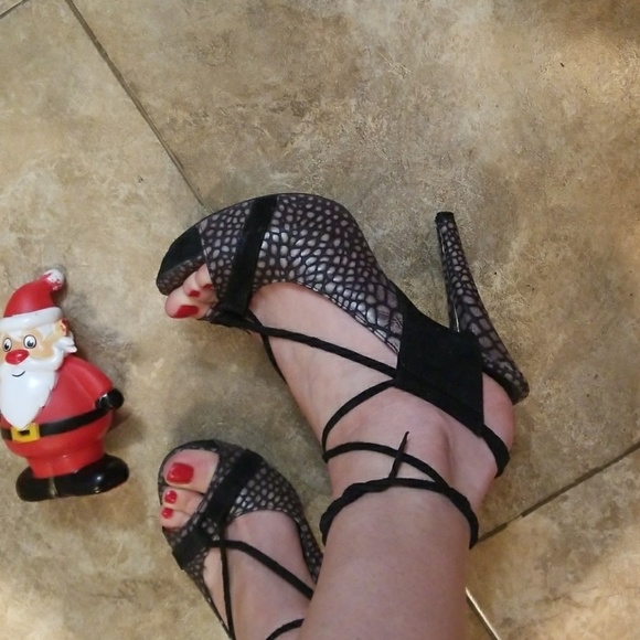 Platform leather sandal tie around ankle - Picture 2 of 6